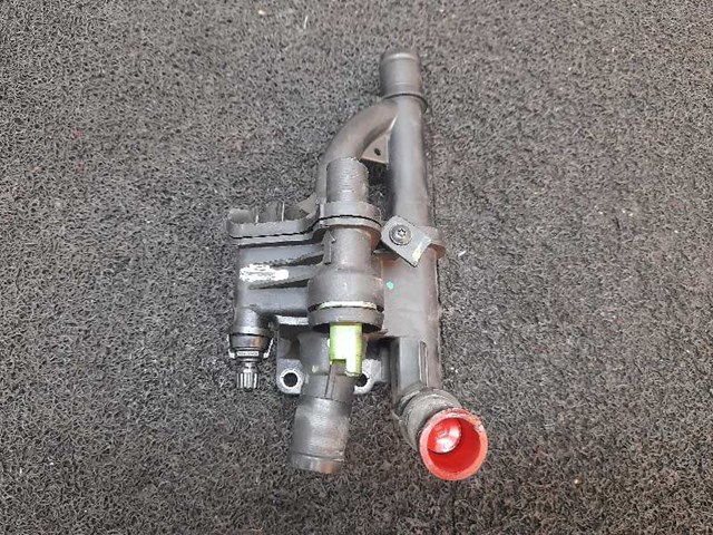 Obudowa termostatu Peugeot 307