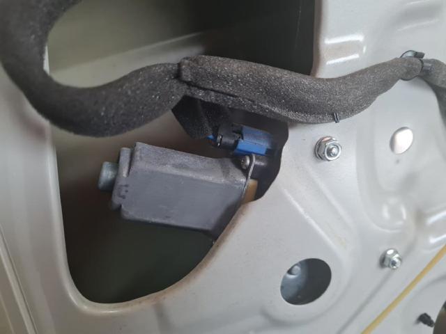Mechanizm podnoszenia szyby drzwi przednich prawych 96624333 GM