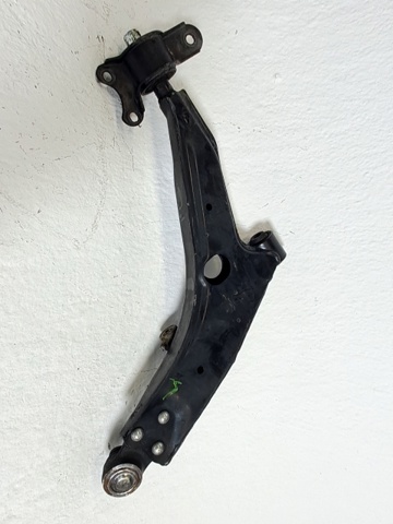 Wahacz zawieszenia przedniego dolny lewy 96639895 GM