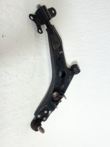 Wahacz zawieszenia przedniego dolny lewy 96639895 GM