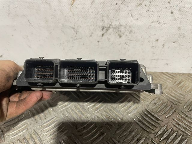 Sterownik silnika 9664843780 PEUGEOT