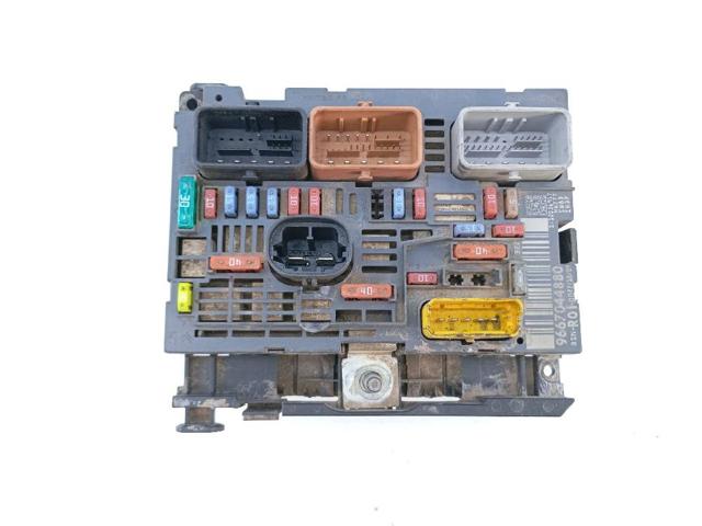 Skrzynka bezpieczników 9667044880 PEUGEOT