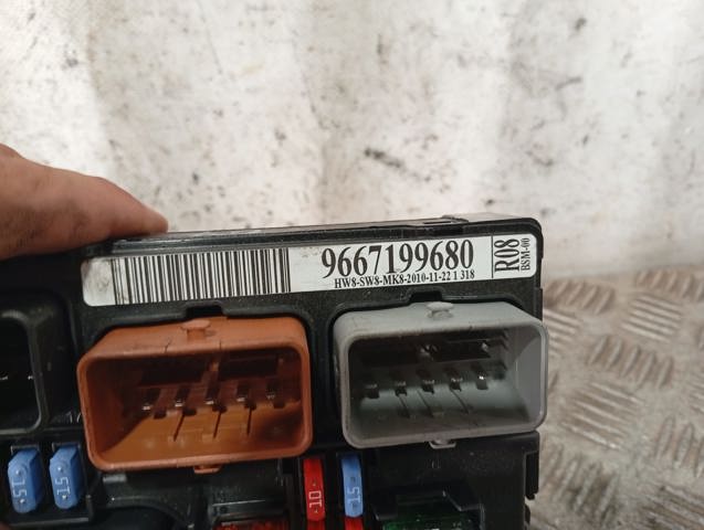 Skrzynka bezpieczników 9667199680 PEUGEOT