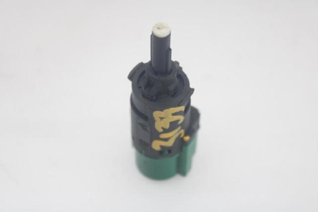 Czujnik włącznika świała stop 9670430580 PEUGEOT