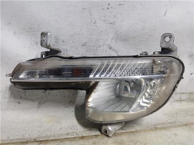 Lampa przeciwmgielna lewa 9670476280 PEUGEOT