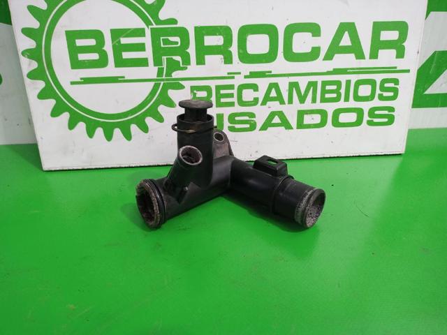 Kołnierz układu chłodzenia (trójnik) Peugeot 508 1 8D