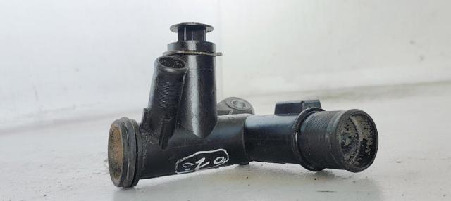 Kołnierz układu chłodzenia (trójnik) Peugeot 508 1 8D