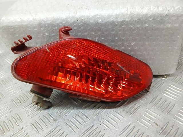 Przednia lampa przeciwmgielna tylna lewa 9672489880 PEUGEOT