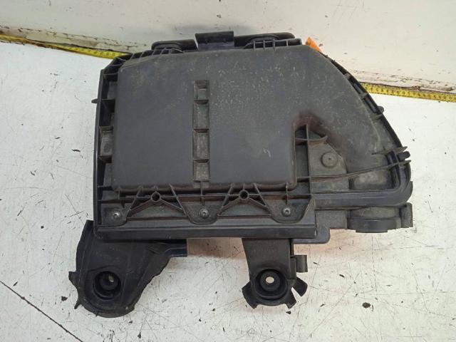 Obudowa filtra powietrza 9673061080 PEUGEOT