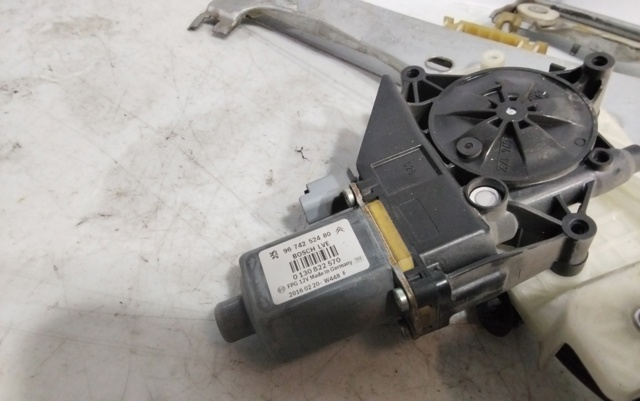 Mechanizm podnoszenia szyby drzwi przednich prawych 9674252480 PEUGEOT