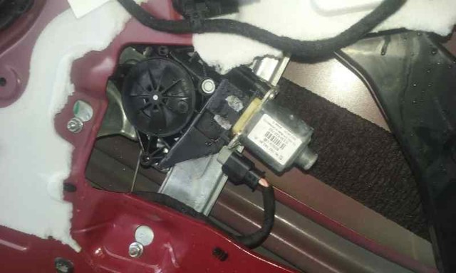 Mechanizm podnoszenia szyby drzwi przednich prawych 9674254380 PEUGEOT