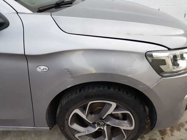 Błotnik przedni prawy 9674790480 PEUGEOT