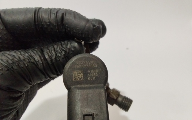 Wtryskiwacz paliwa 9674973080 PEUGEOT