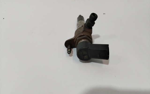 Wtryskiwacz paliwa 9674973080 PEUGEOT