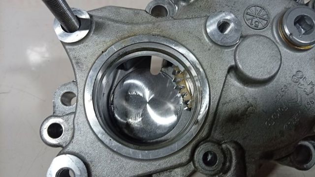 Pompa podciśnienia 9674992180 PEUGEOT
