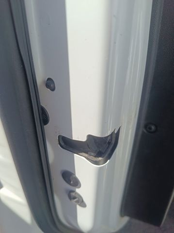 Zamek drzwi przednich lewych 9675505180 PEUGEOT