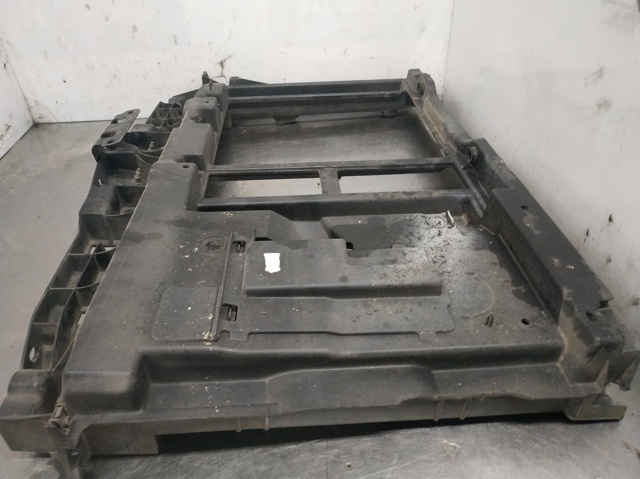 Ramka mocowania chłodnicy 9676534180 PEUGEOT