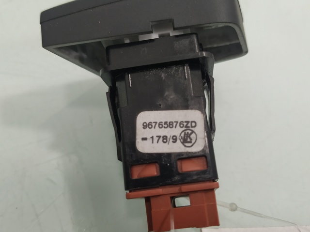 Przycisk włączania światła awaryjnego 96765876ZD PEUGEOT