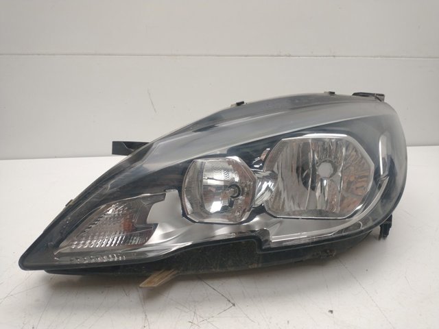 Reflektor lewy 9677523080 PEUGEOT
