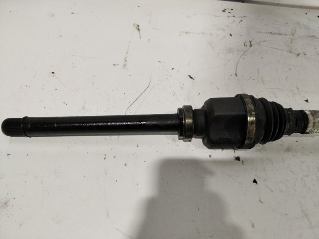 Półoś napędowa przednia prawa 9677570880 PEUGEOT