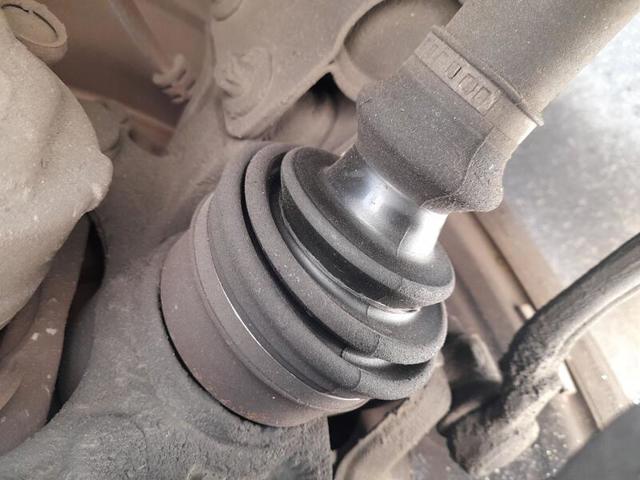 Półoś napędowa przednia prawa 9677570880 PEUGEOT