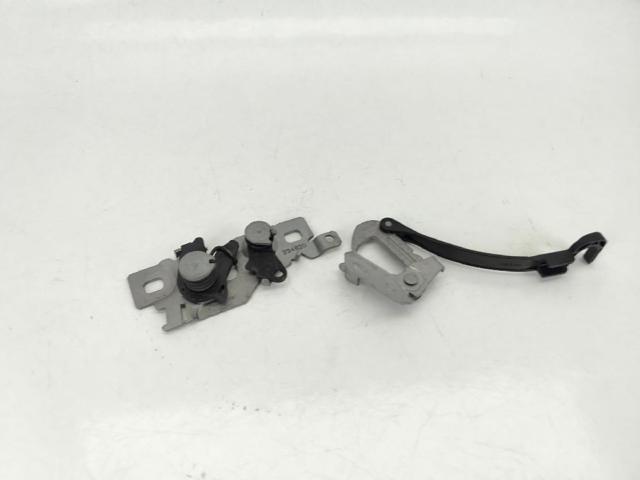 Zamek maski 9677850980 PEUGEOT