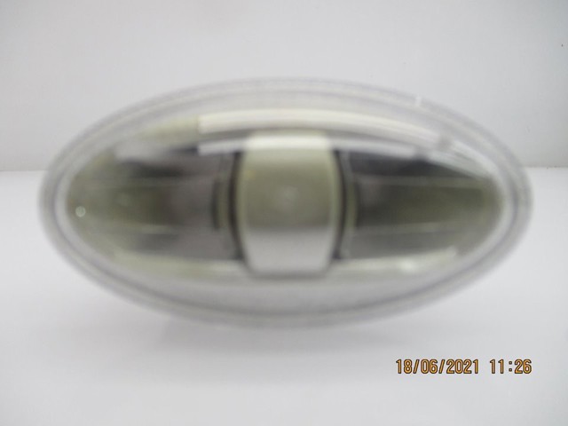 Powtarzacz kierunkowskazu na błotniku 9680057480 PEUGEOT