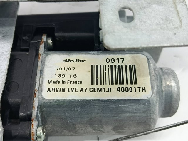 Mechanizm podnoszenia szyby drzwi przednich lewych 9681181980 PEUGEOT