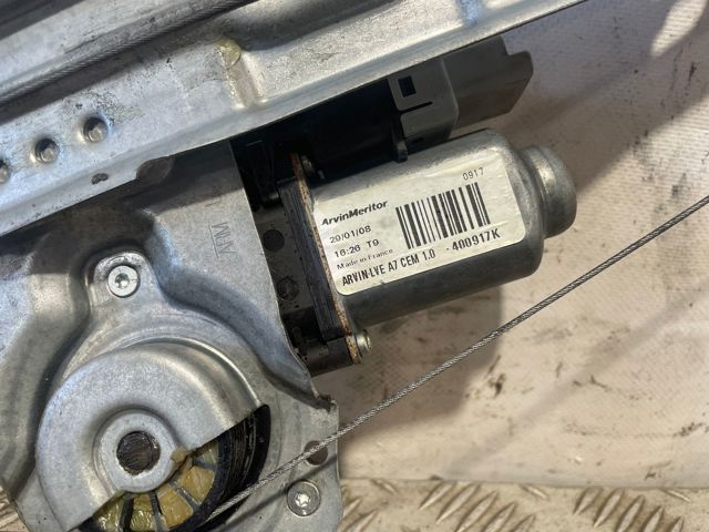Mechanizm podnoszenia szyby drzwi przednich lewych 9681181980 PEUGEOT