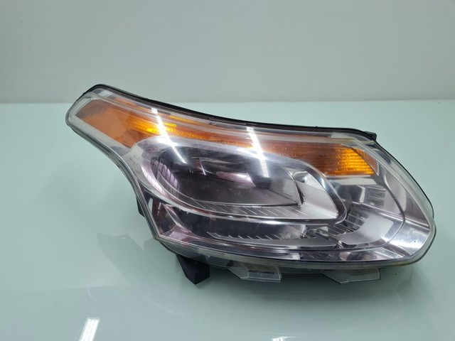 Reflektor prawy 9681806180 PEUGEOT