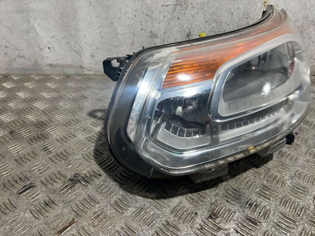 Reflektor lewy 9681873980 PEUGEOT