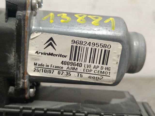 Mechanizm podnoszenia szyby drzwi przednich prawych 9682495580 PEUGEOT