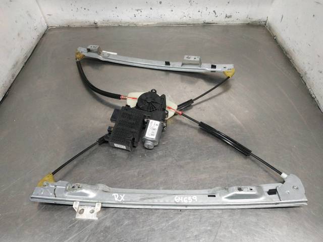 Mechanizm podnoszenia szyby drzwi przednich prawych 9682495580 PEUGEOT