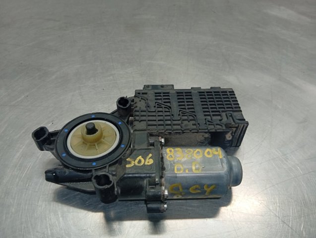 Mechanizm podnoszenia szyby drzwi przednich prawych 9682495580 PEUGEOT