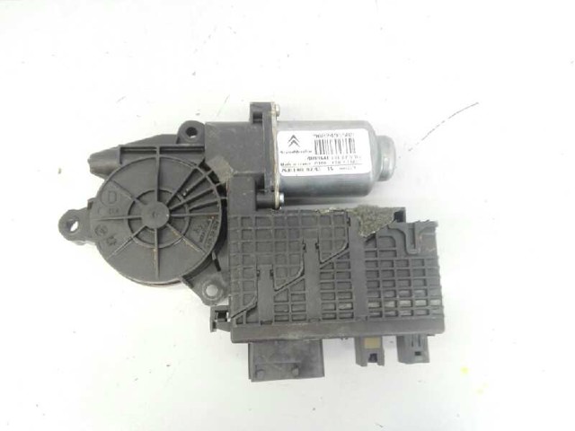 Mechanizm podnoszenia szyby drzwi przednich prawych 9682495580 PEUGEOT