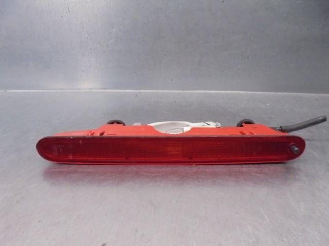 Lampa stop tylna dodatkowa 9682830180 PEUGEOT