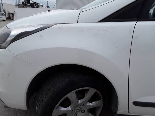 Błotnik przedni lewy 9682889480 PEUGEOT
