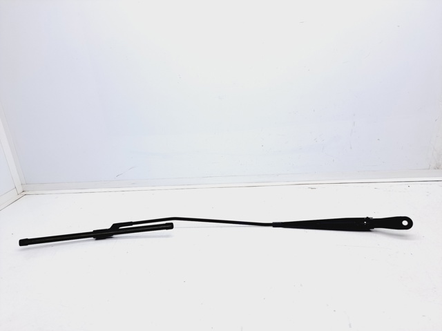 Ramię wycieraczki szyby przedniej 9682974780 PEUGEOT