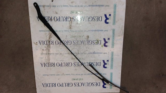 Ramię wycieraczki szyby przedniej 9682974780 PEUGEOT