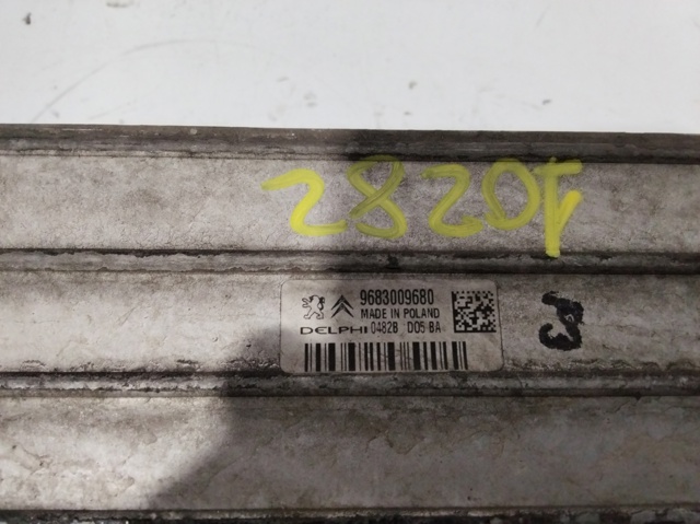 Chłodnica intercoolera 9683009680 PEUGEOT