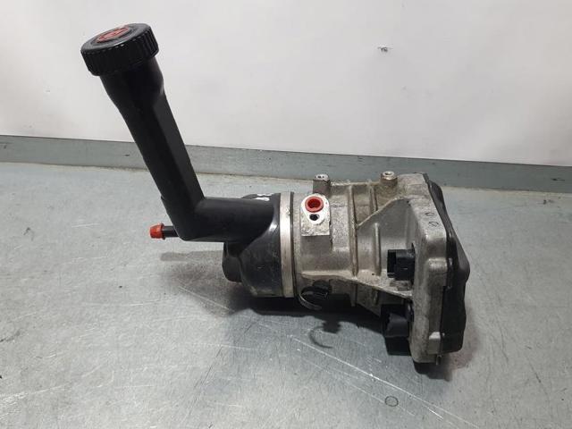 Pompa wspomagania hydraulicznego kierownicy 9684040180 PEUGEOT