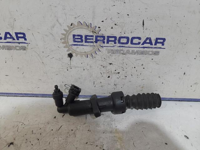 Cylinder roboczy sprzęgła 9684276480 PEUGEOT