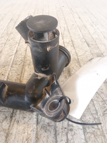 Kołnierz układu chłodzenia (trójnik) Peugeot 508 1 8D