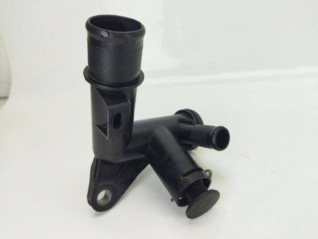 Kołnierz układu chłodzenia (trójnik) Peugeot 508 1 8D