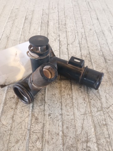 Kołnierz układu chłodzenia (trójnik) Peugeot 508 1 8D