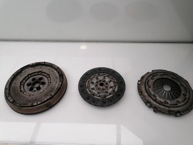 Docisk sprzęgła Peugeot 407 6D