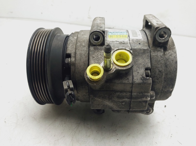 Sprężarka klimatyzacji 96861884 OPEL