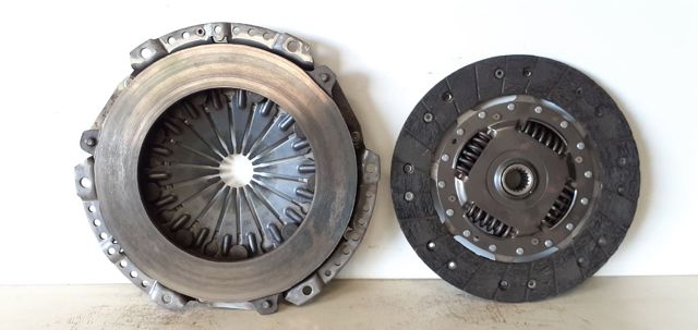 Docisk sprzęgła Peugeot 3008 1 0U