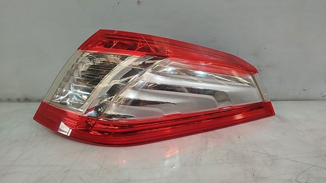 Lampa zespolona tylna prawa zewnętrzna 9686779680 PEUGEOT
