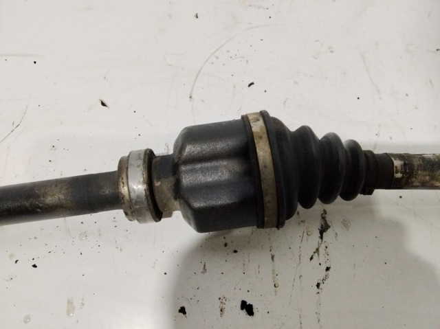 Półoś napędowa przednia prawa 9686867380 PEUGEOT